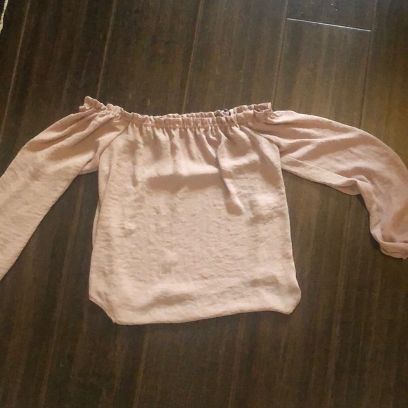 Off the shoulder forever 21 blush shirt - Picture 3 of 3